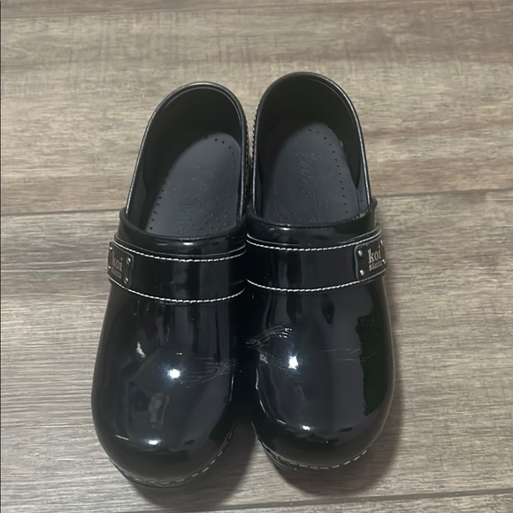 Koi Black Dress Shoes with Glossy Finish and Decorative Strap 6 - Picture 1 of 10